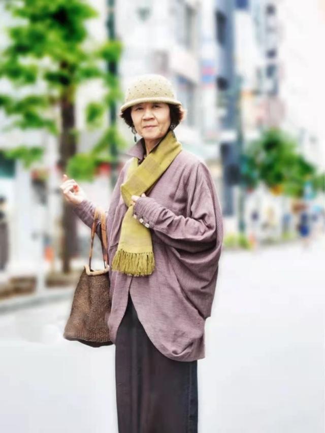 开运app下载日本老年人的穿搭“老美了”！打扮精致优雅不扮嫩更不显老气(图4)