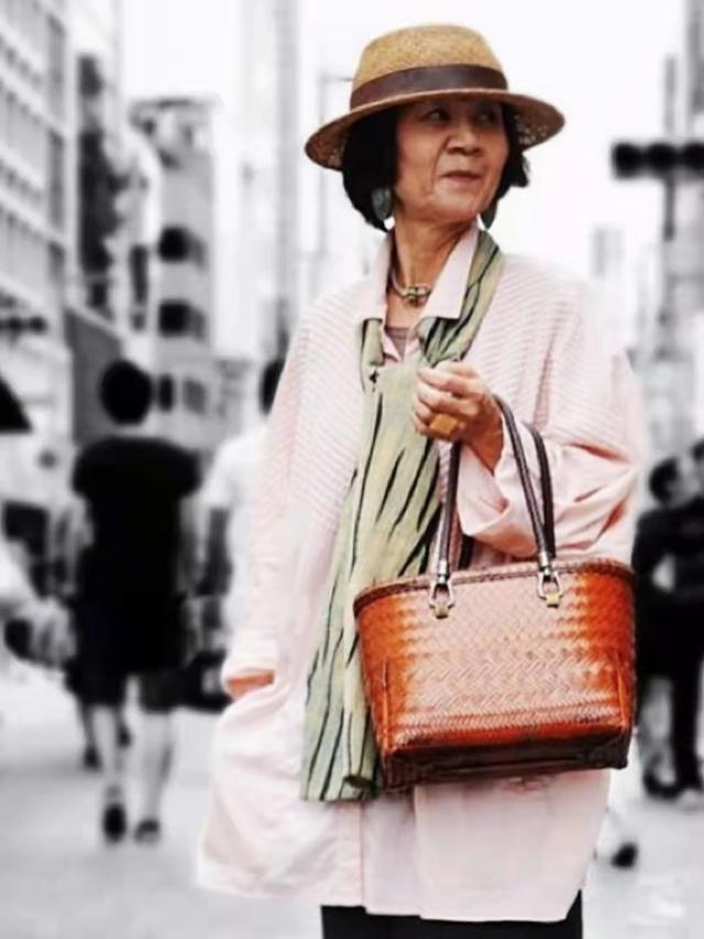 开运app下载日本老年人的穿搭“老美了”！打扮精致优雅不扮嫩更不显老气(图7)