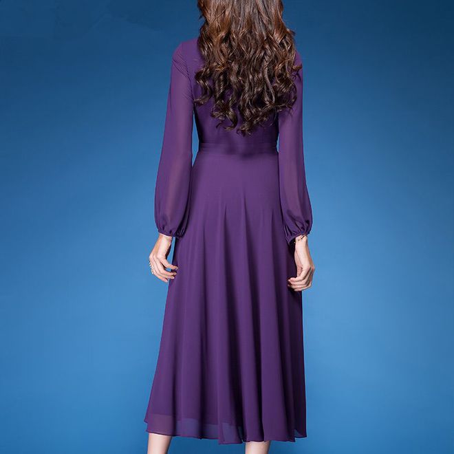 开运app专为中年女性打造的几款优雅连衣裙穿出秋天时尚女人韵味(图2)
